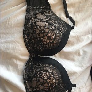 VS LACED BRA